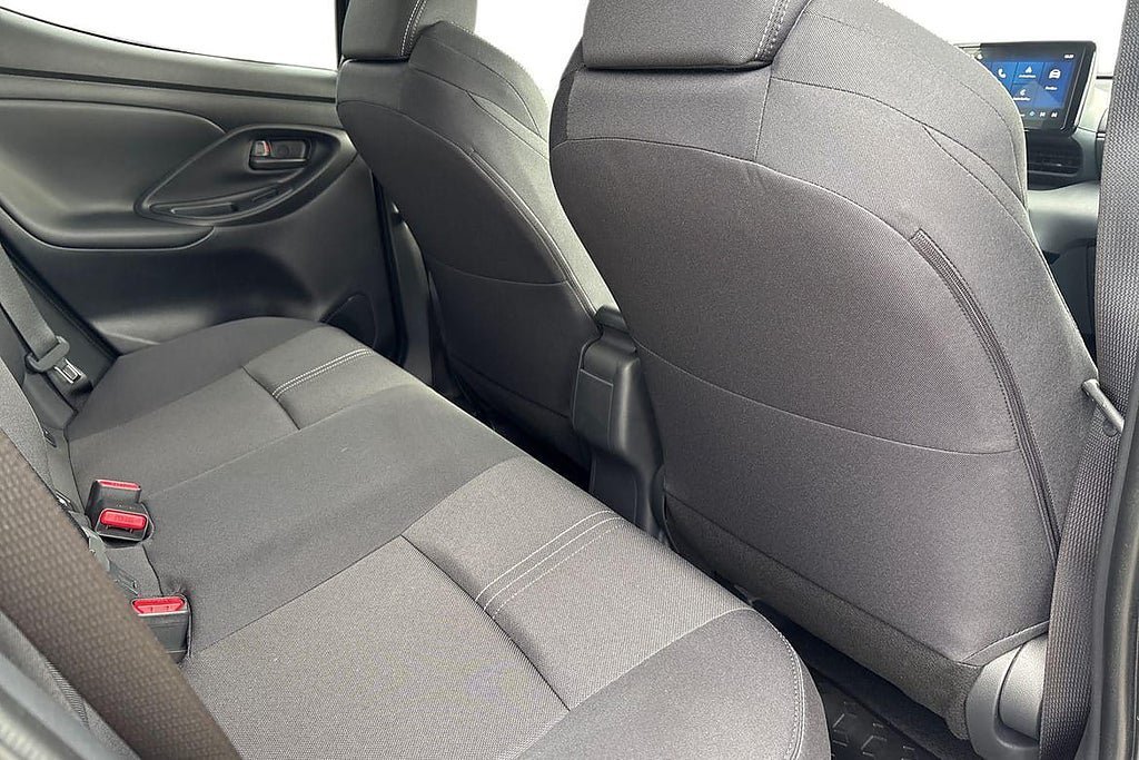 Vehicle Image 9
