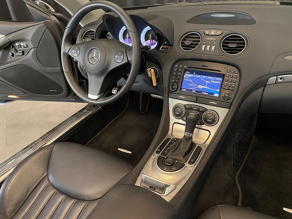Vehicle Image 32