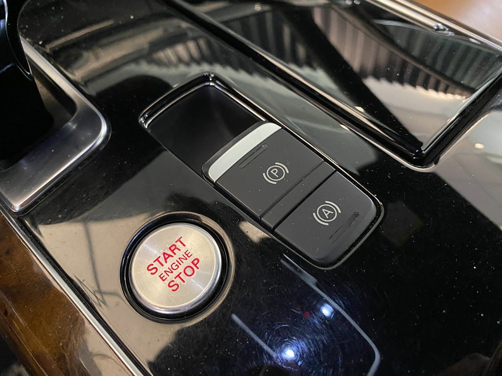 Vehicle Image 52