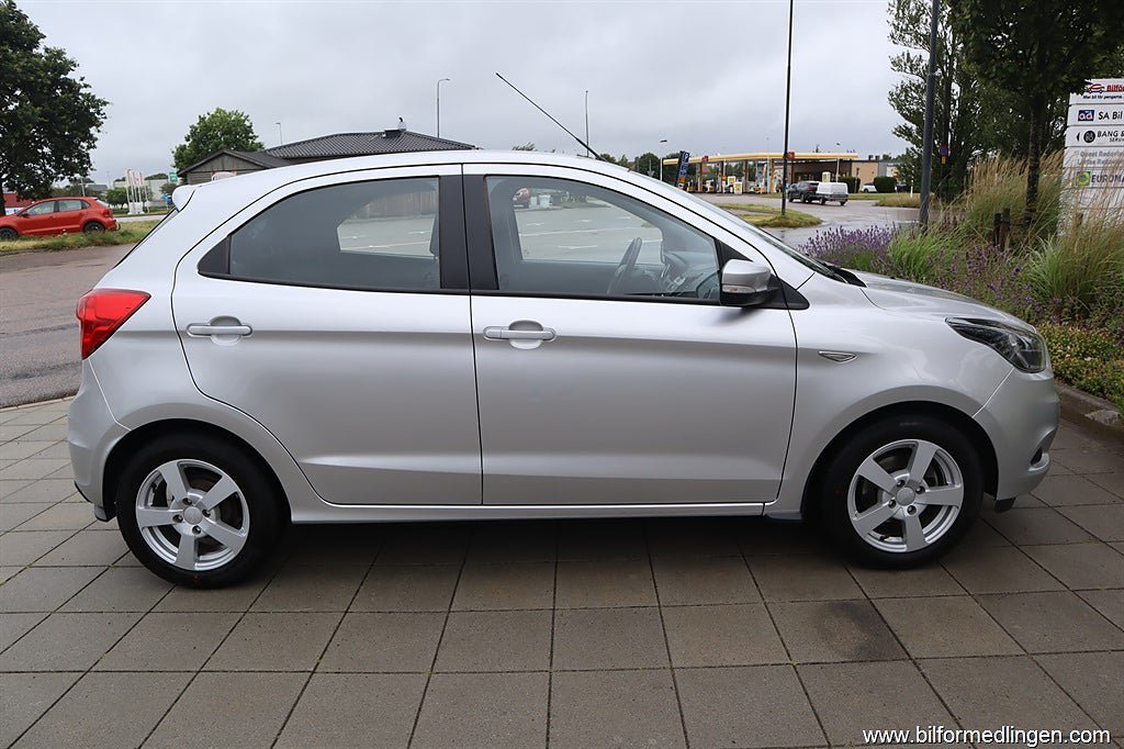 Vehicle Image 8