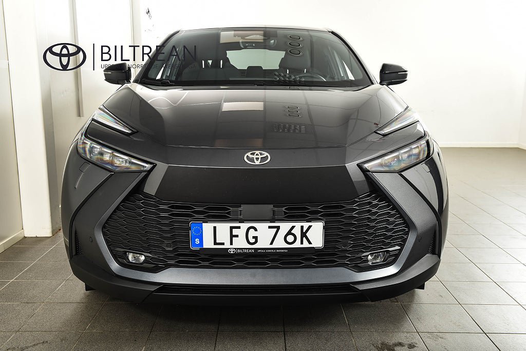 Vehicle Image 5