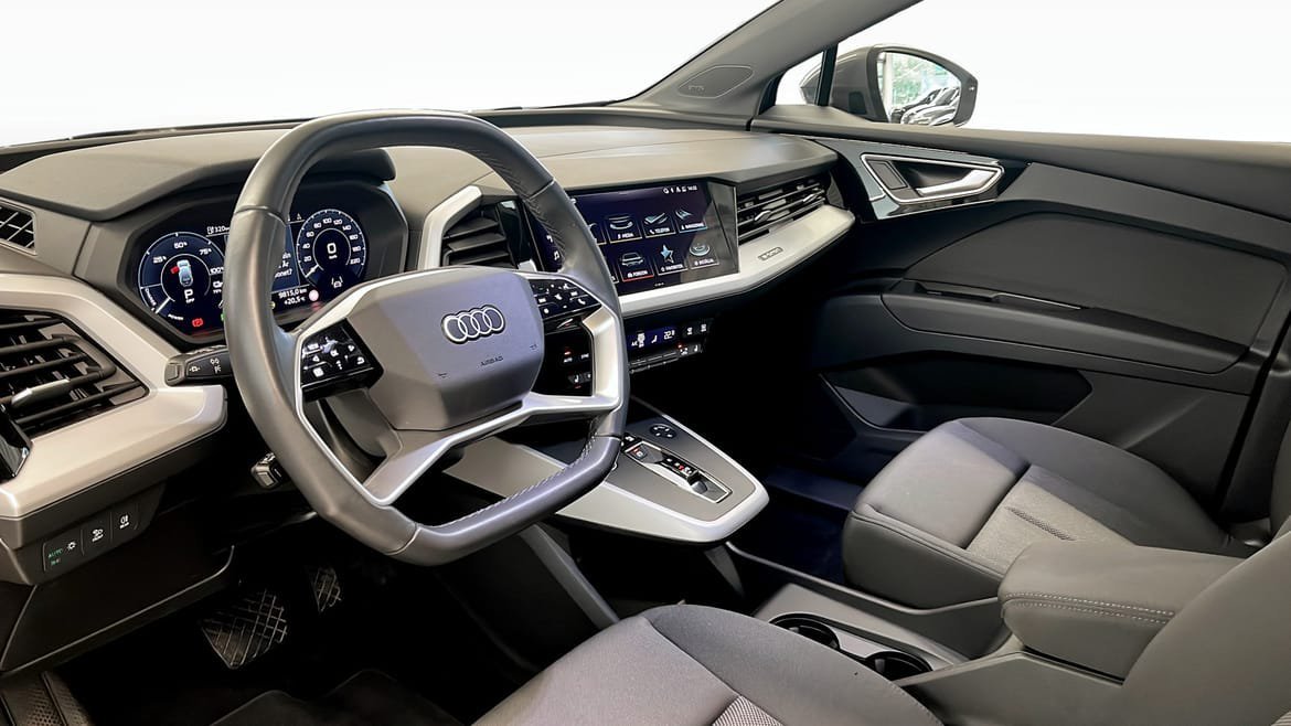Vehicle Image 9