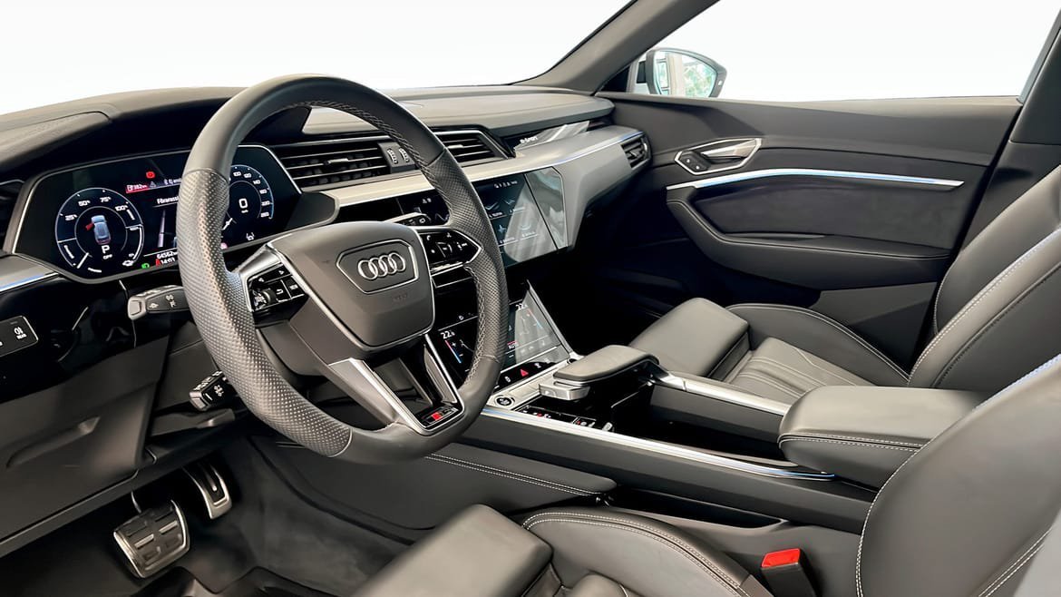 Vehicle Image 8