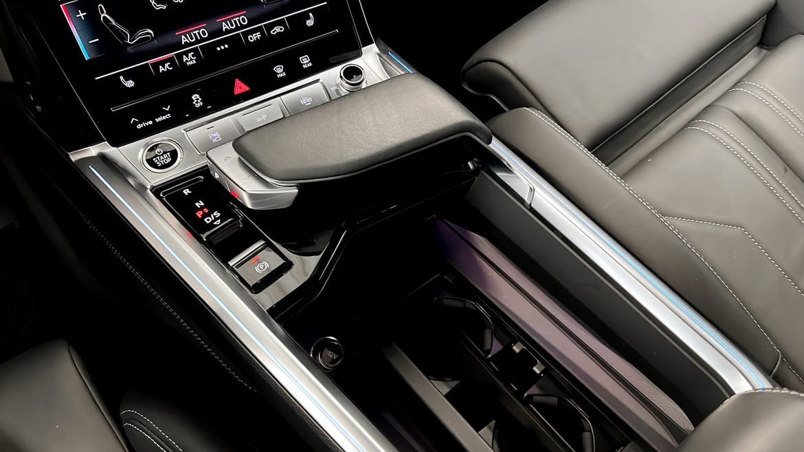 Vehicle Image 14