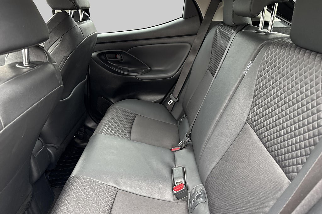 Vehicle Image 9
