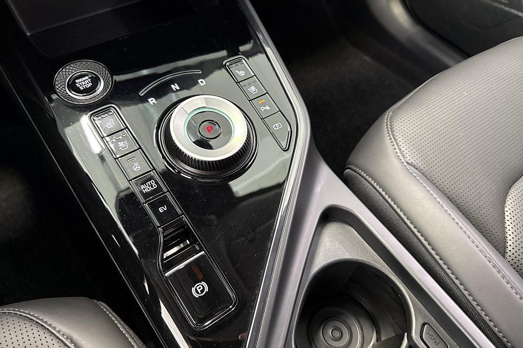 Vehicle Image 12