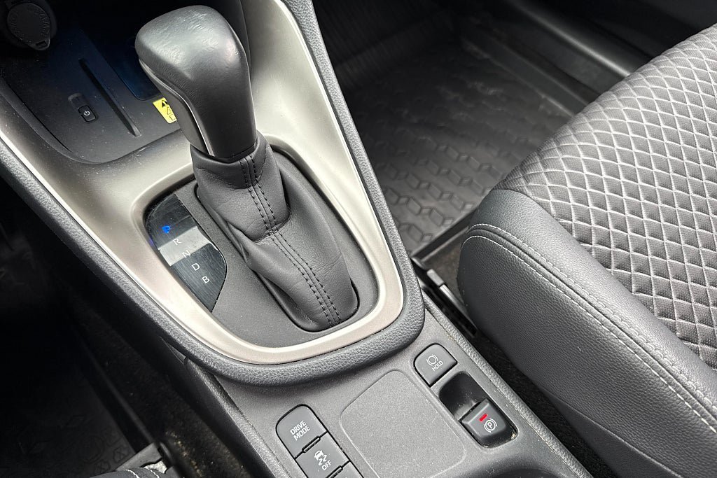 Vehicle Image 12