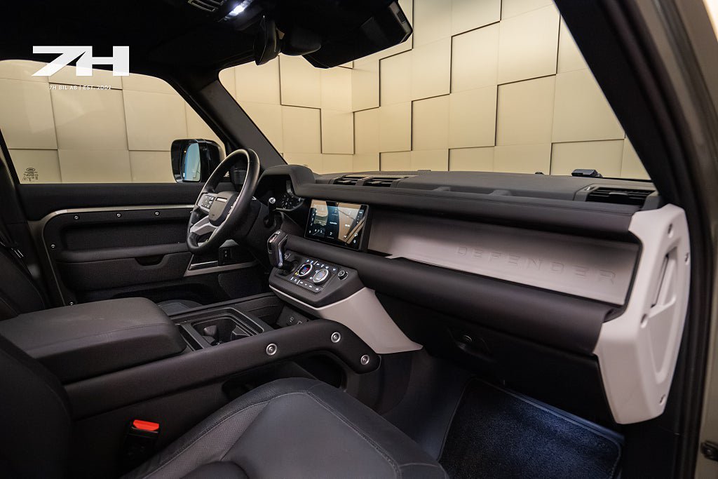 Vehicle Image 16