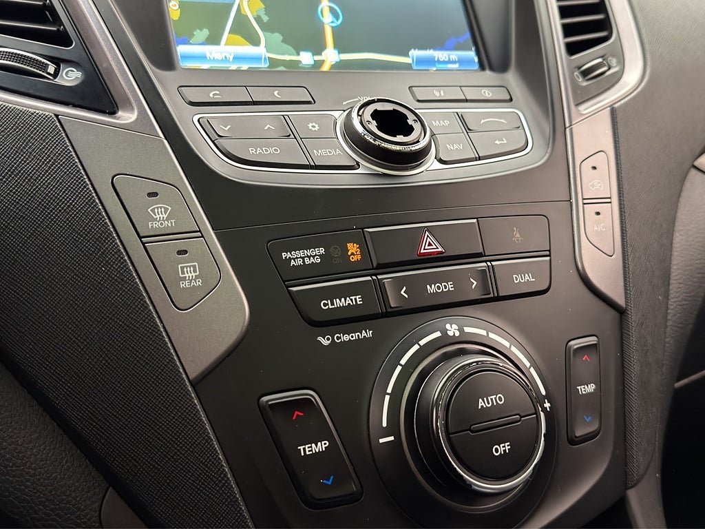 Vehicle Image 21
