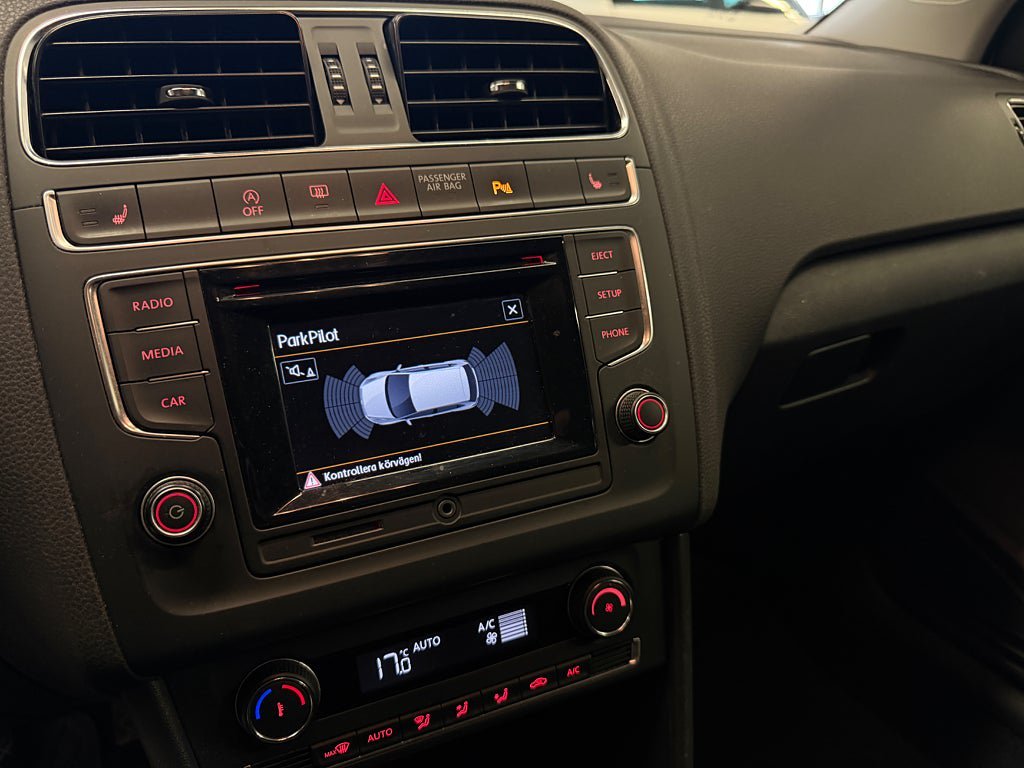 Vehicle Image 16