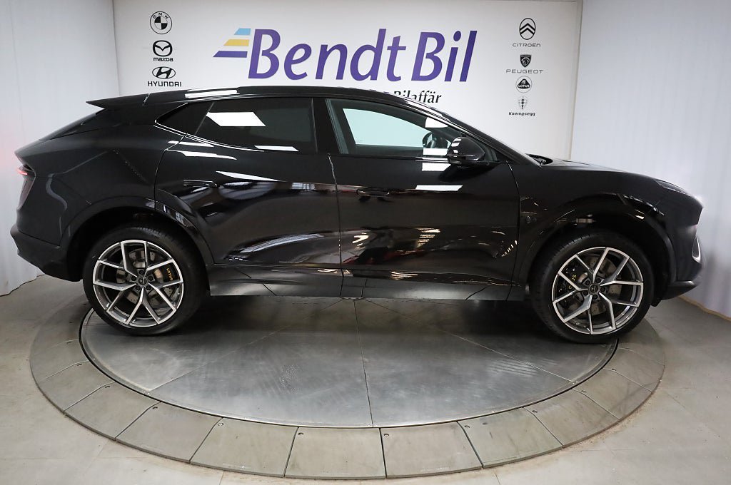 Vehicle Image 16