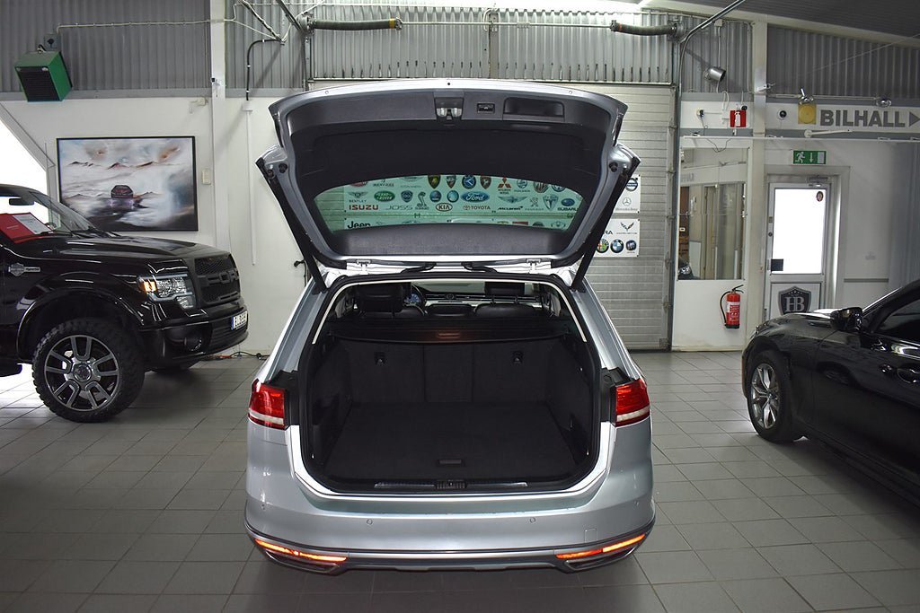 Vehicle Image 19