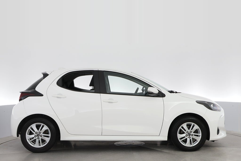 Vehicle Image 6