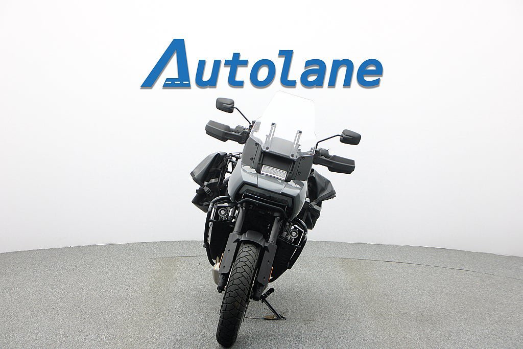 Vehicle Image 8