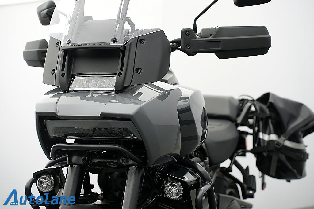 Vehicle Image 25