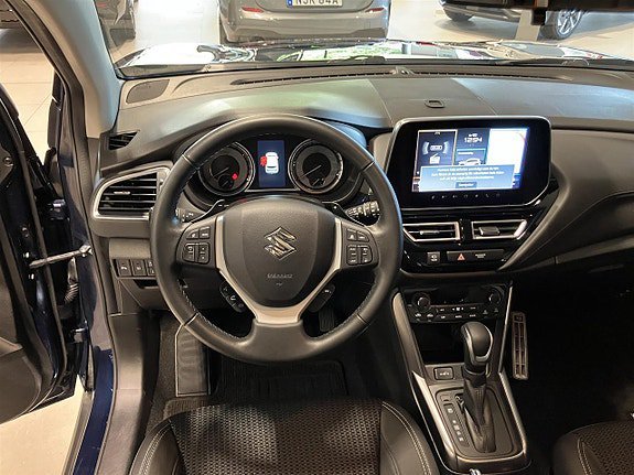 Vehicle Image 10