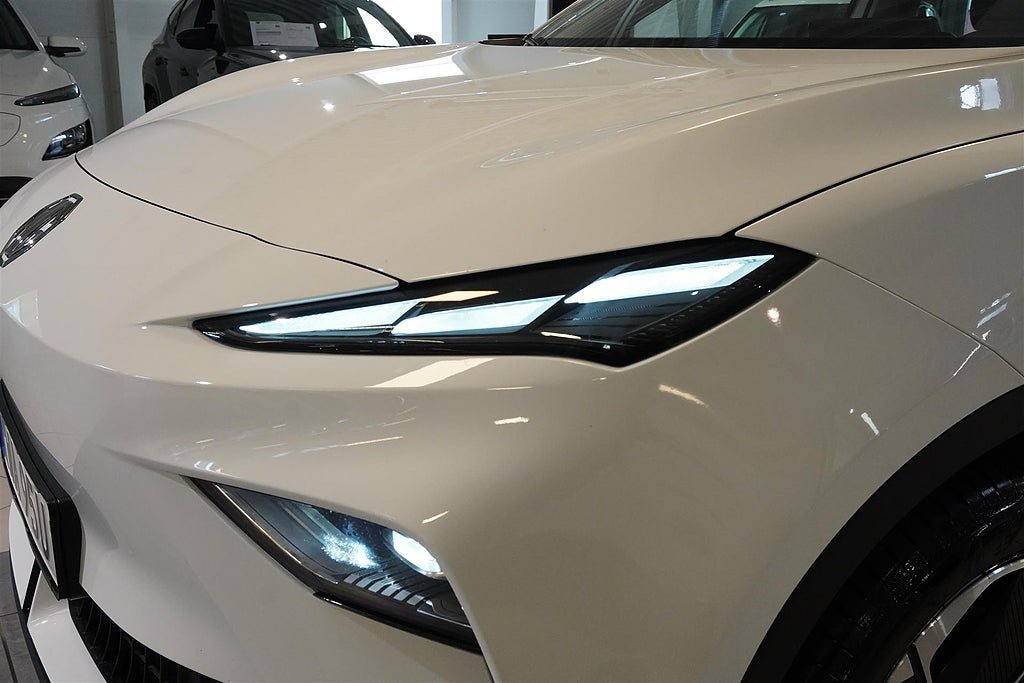 Vehicle Image 9