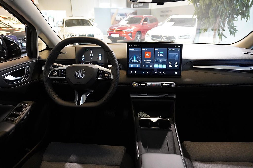 Vehicle Image 16