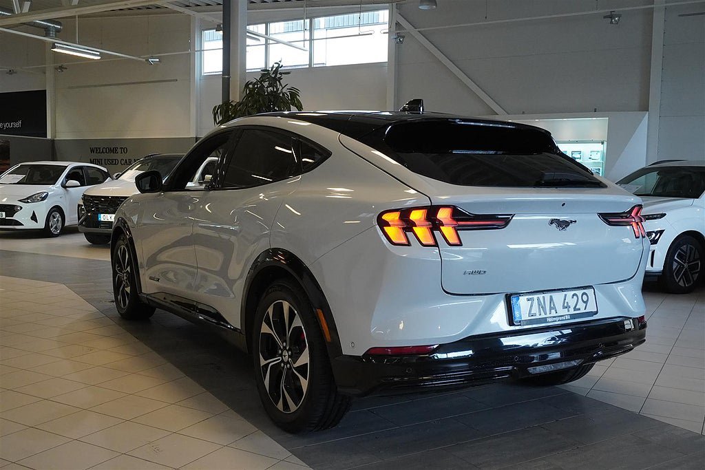 Vehicle Image 33