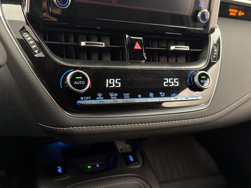 Vehicle Image 25