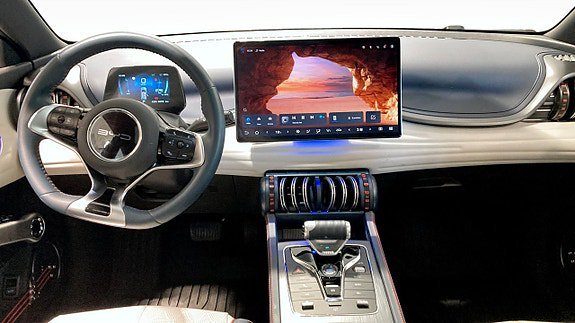 Vehicle Image 4
