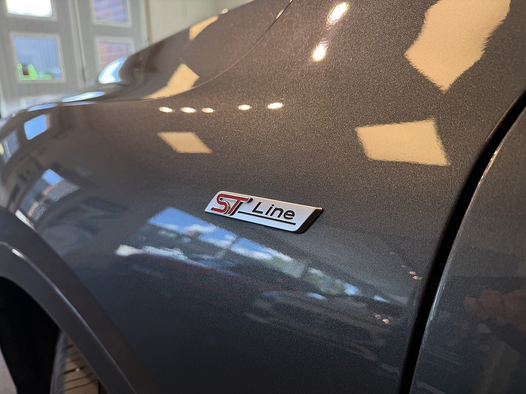 Vehicle Image 28
