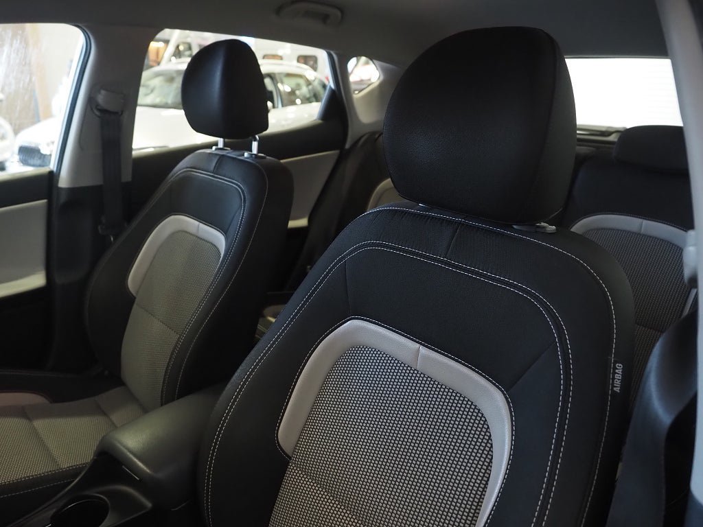 Vehicle Image 16
