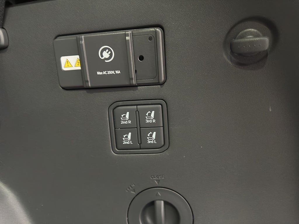 Vehicle Image 33