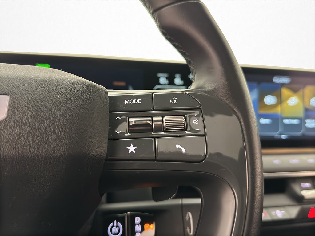 Vehicle Image 38