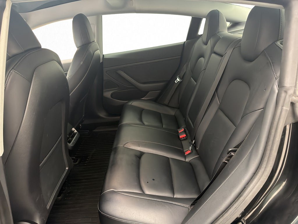 Vehicle Image 26