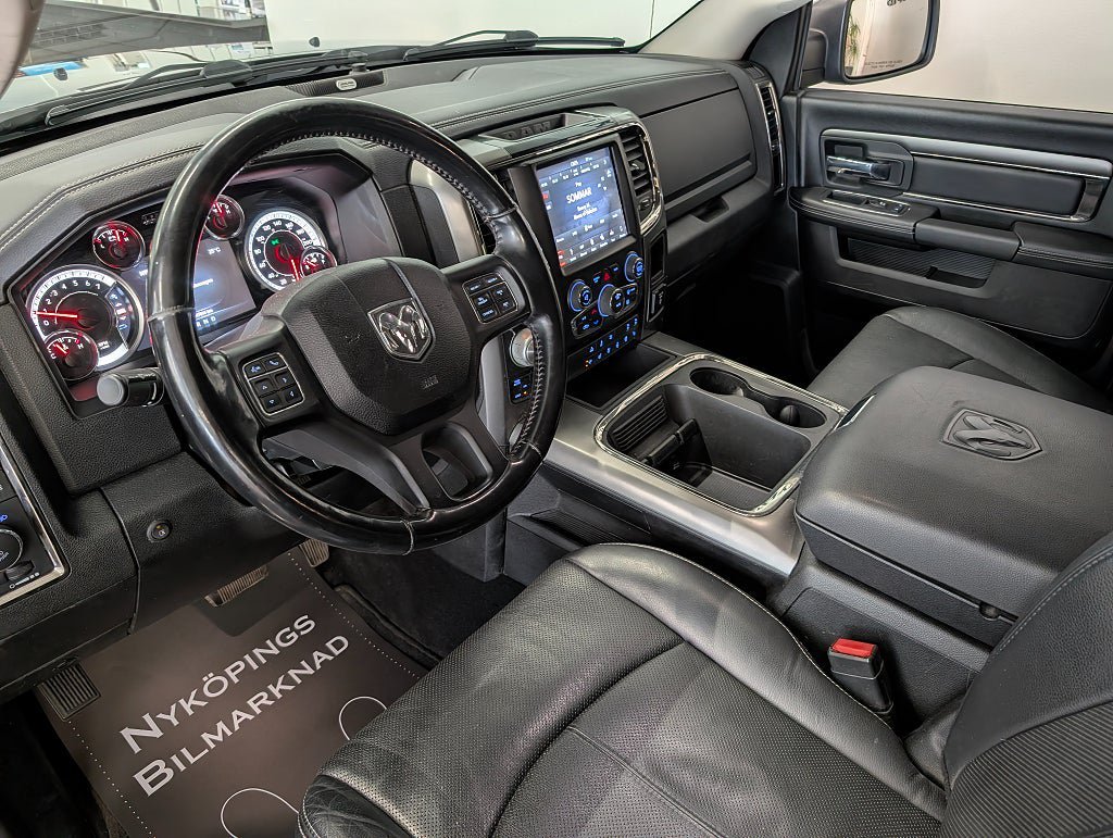 Vehicle Image 15
