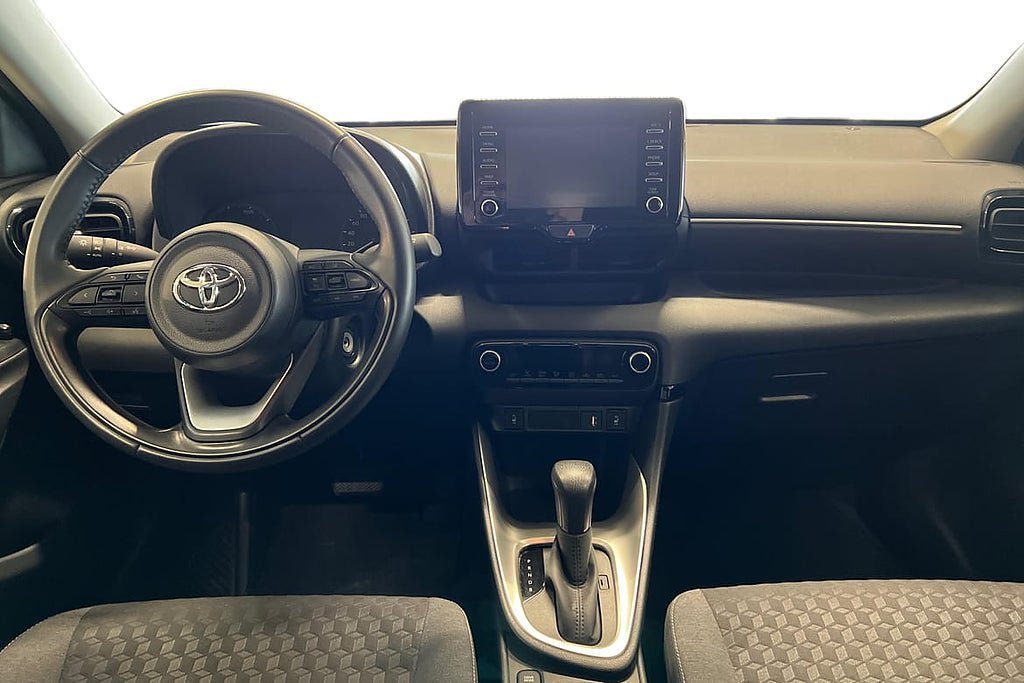 Vehicle Image 8