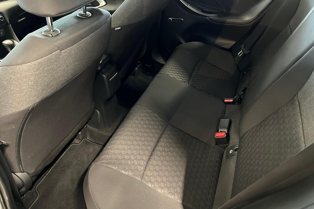 Vehicle Image 11