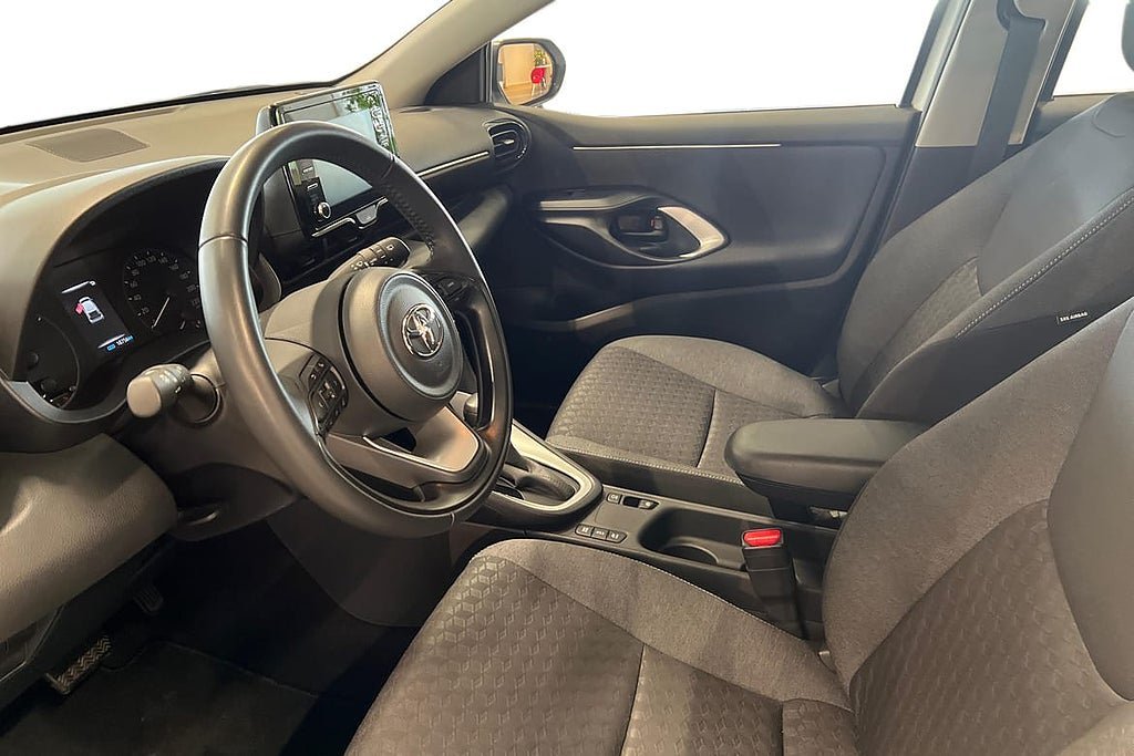 Vehicle Image 12