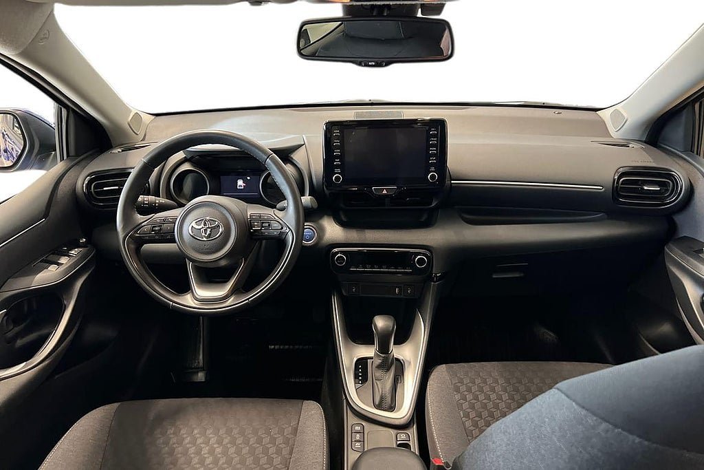 Vehicle Image 8