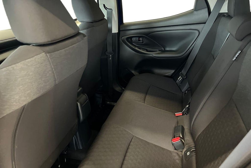 Vehicle Image 11
