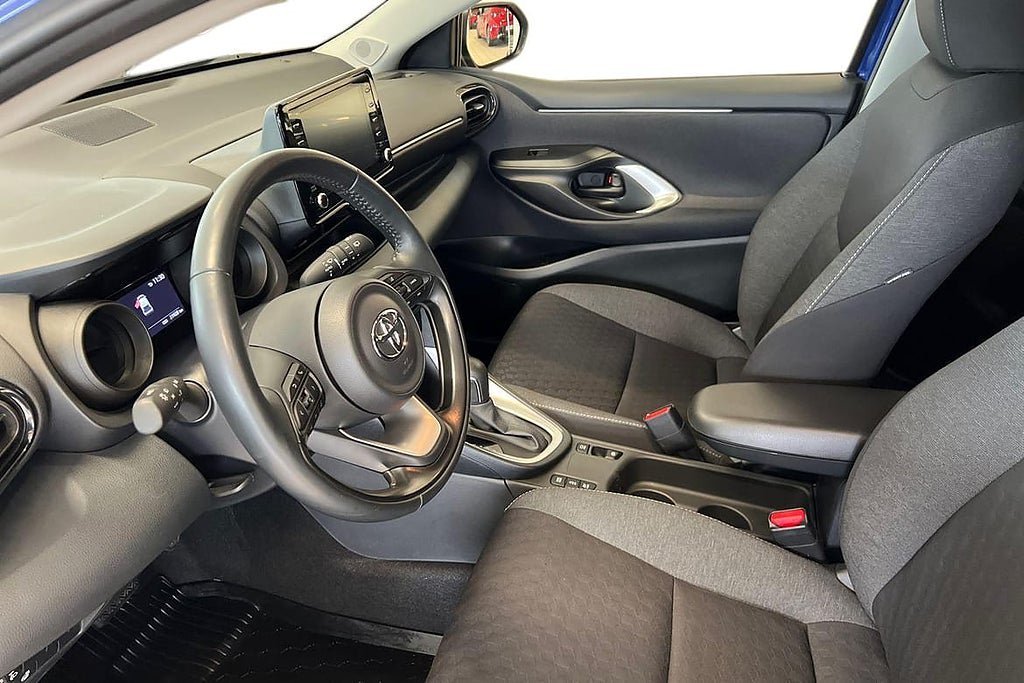 Vehicle Image 12