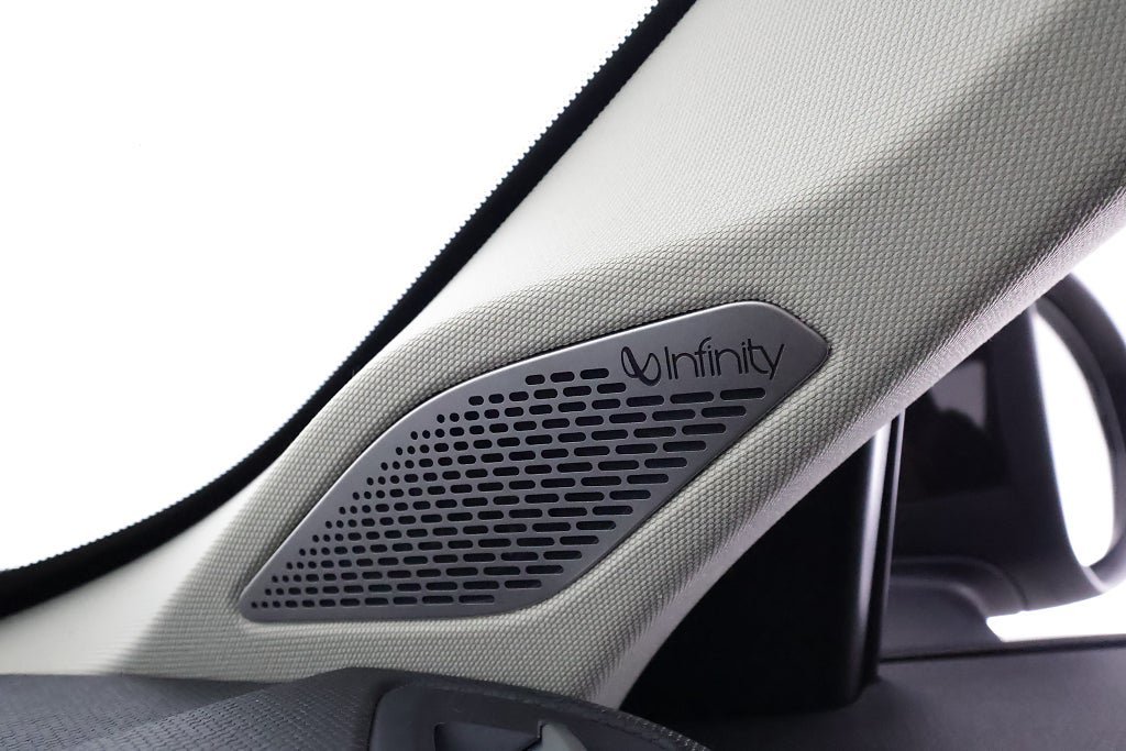 Vehicle Image 25