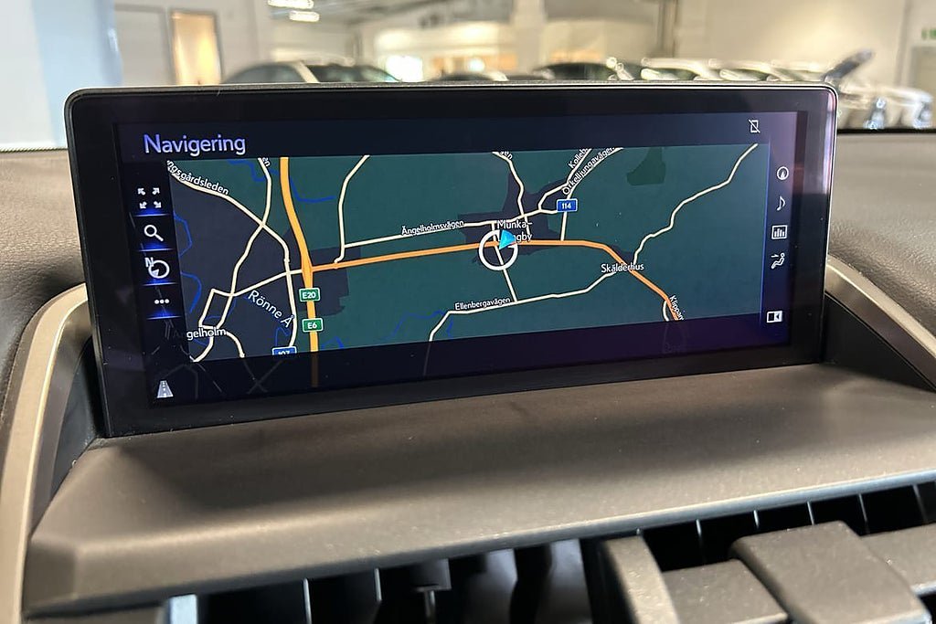 Vehicle Image 11