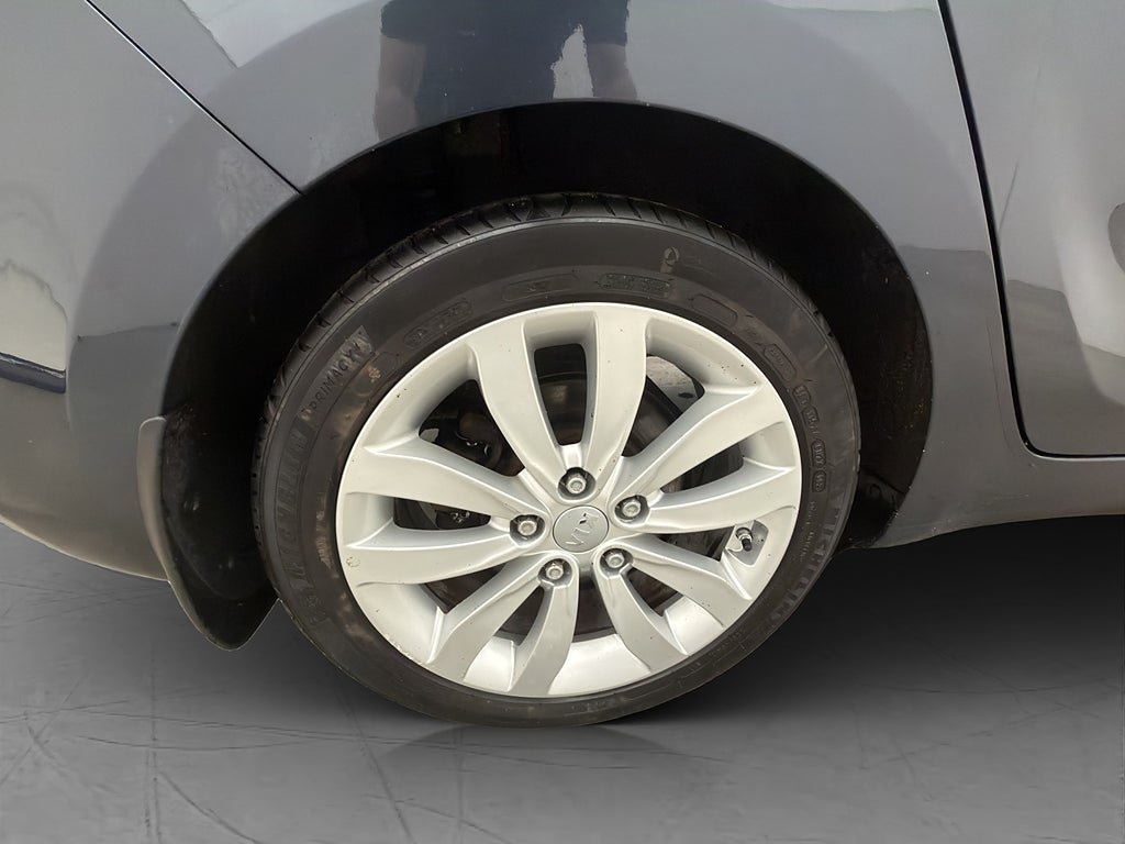 Vehicle Image 31
