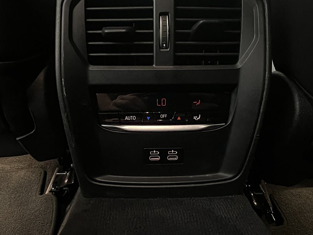 Vehicle Image 33