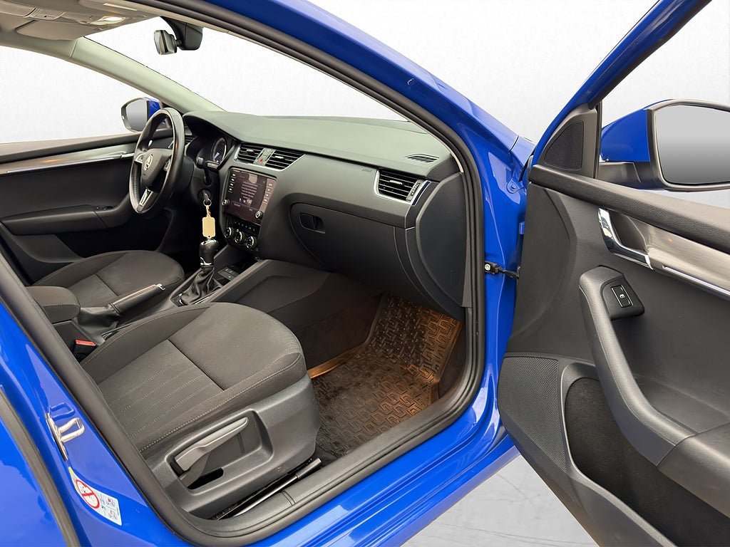 Vehicle Image 24