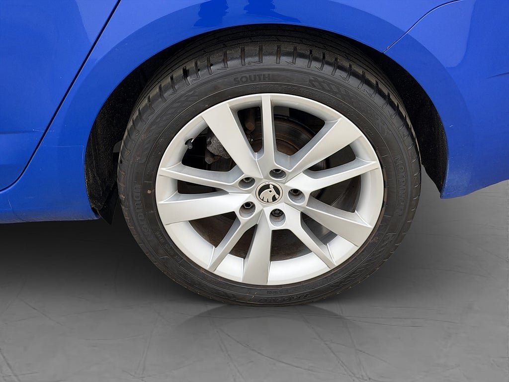Vehicle Image 30