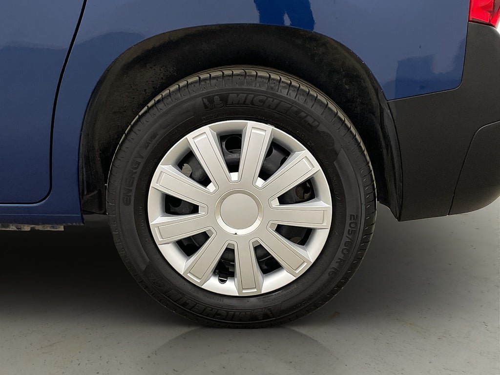 Vehicle Image 27