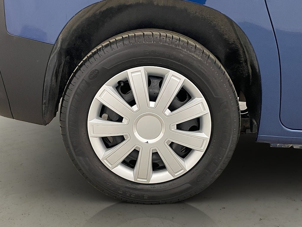 Vehicle Image 28