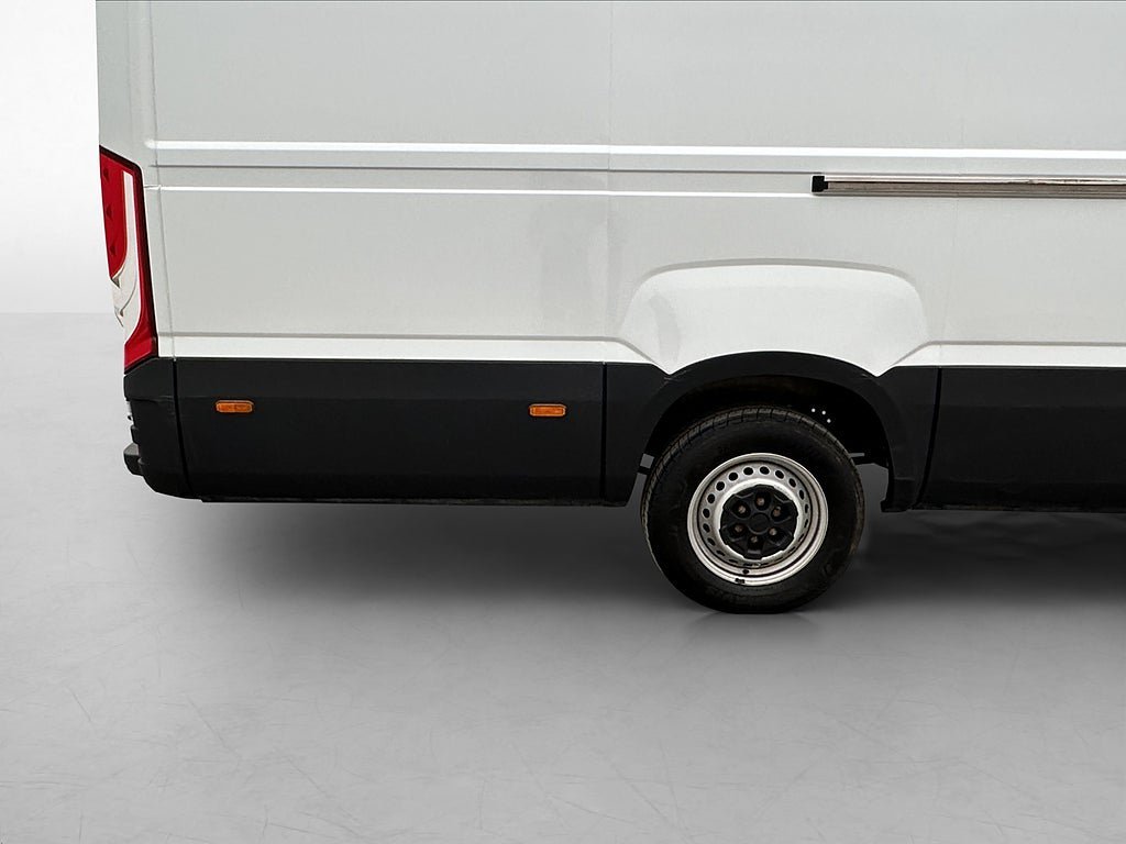 Vehicle Image 27