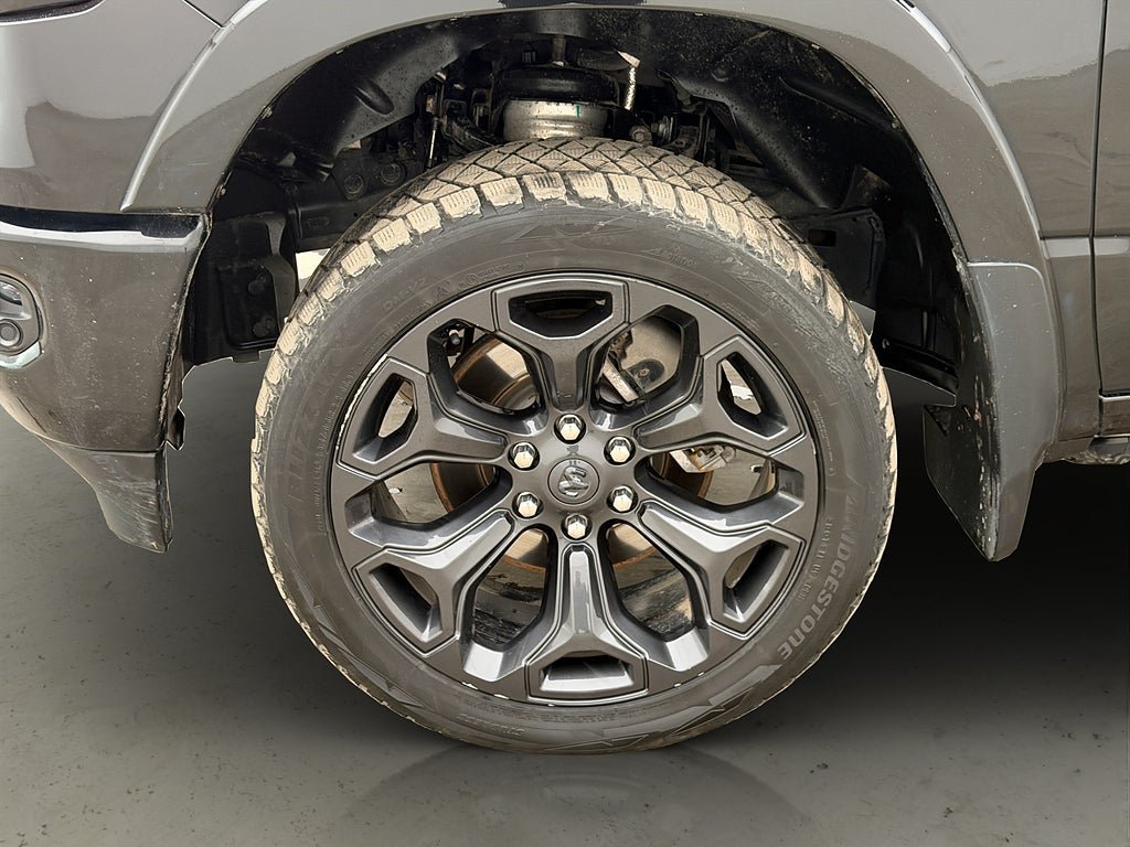 Vehicle Image 38