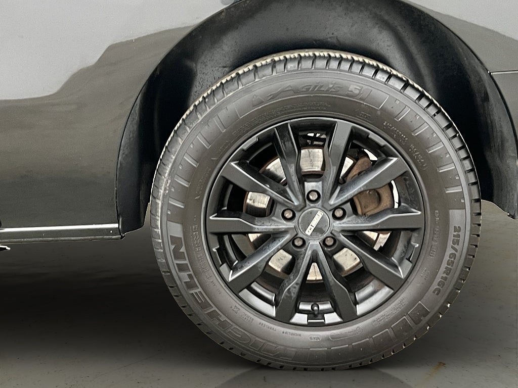 Vehicle Image 26