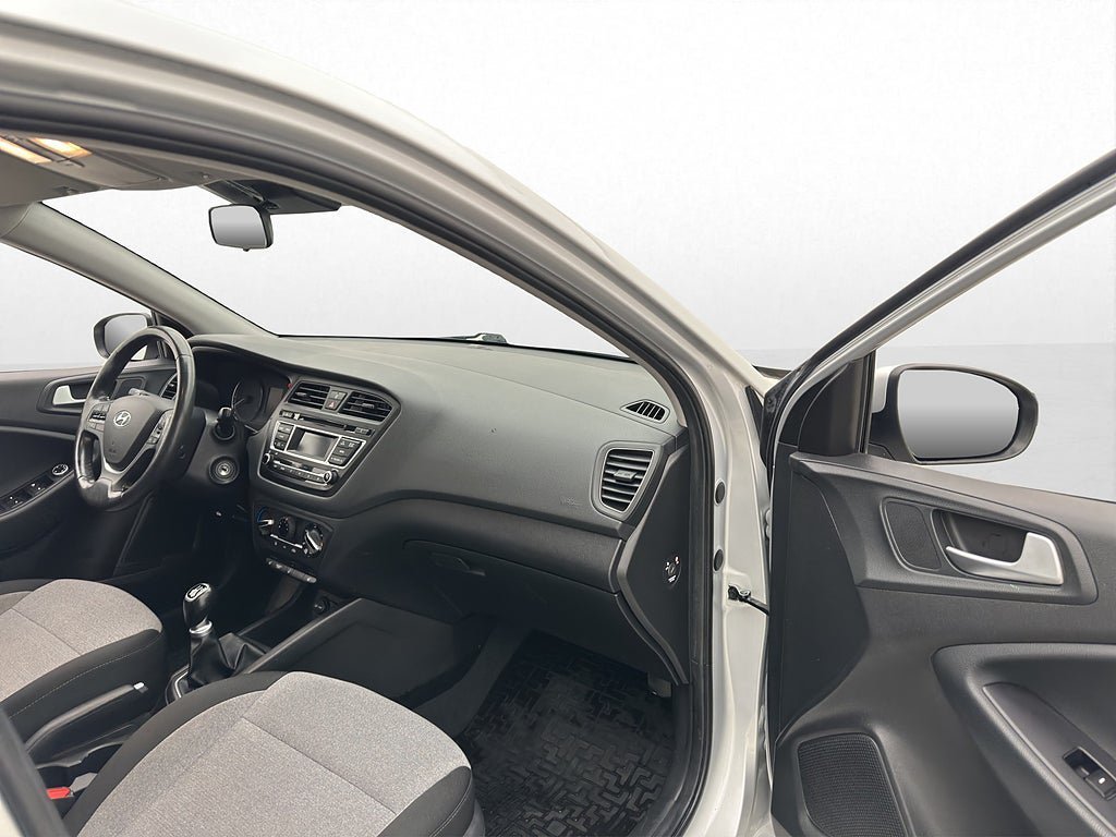 Vehicle Image 19