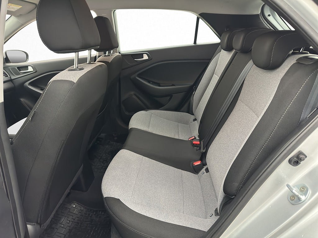 Vehicle Image 21